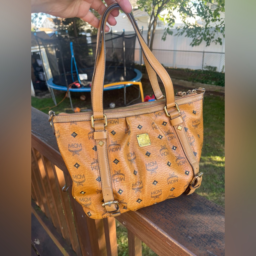 Authentic Mcm Congnac Shoulder Bag 10031501